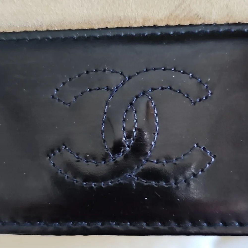 🌟CHANEL🌟 RARE AUTHENTIC Black Patent Leather Suede Flap Bag - Picture 2 of 14